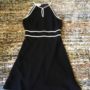 Evan Picone Black Halter Dress w Piping Size 8